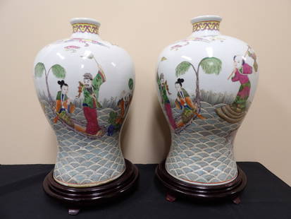 Chinese Qing dynasty Jiajing mark pair hand painted porcelain vase immortals: Vases are 14 inches height. With wooden base. No reserve.