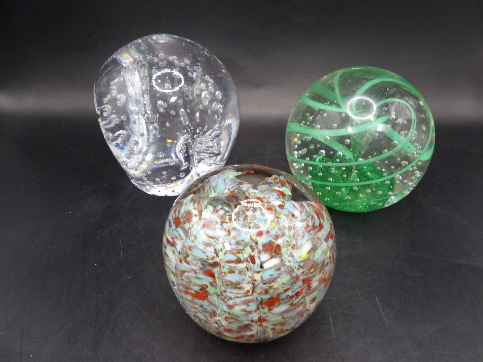 Lot of 3 Murano art glass paper weight: The tallest one is 3.5 inches height.