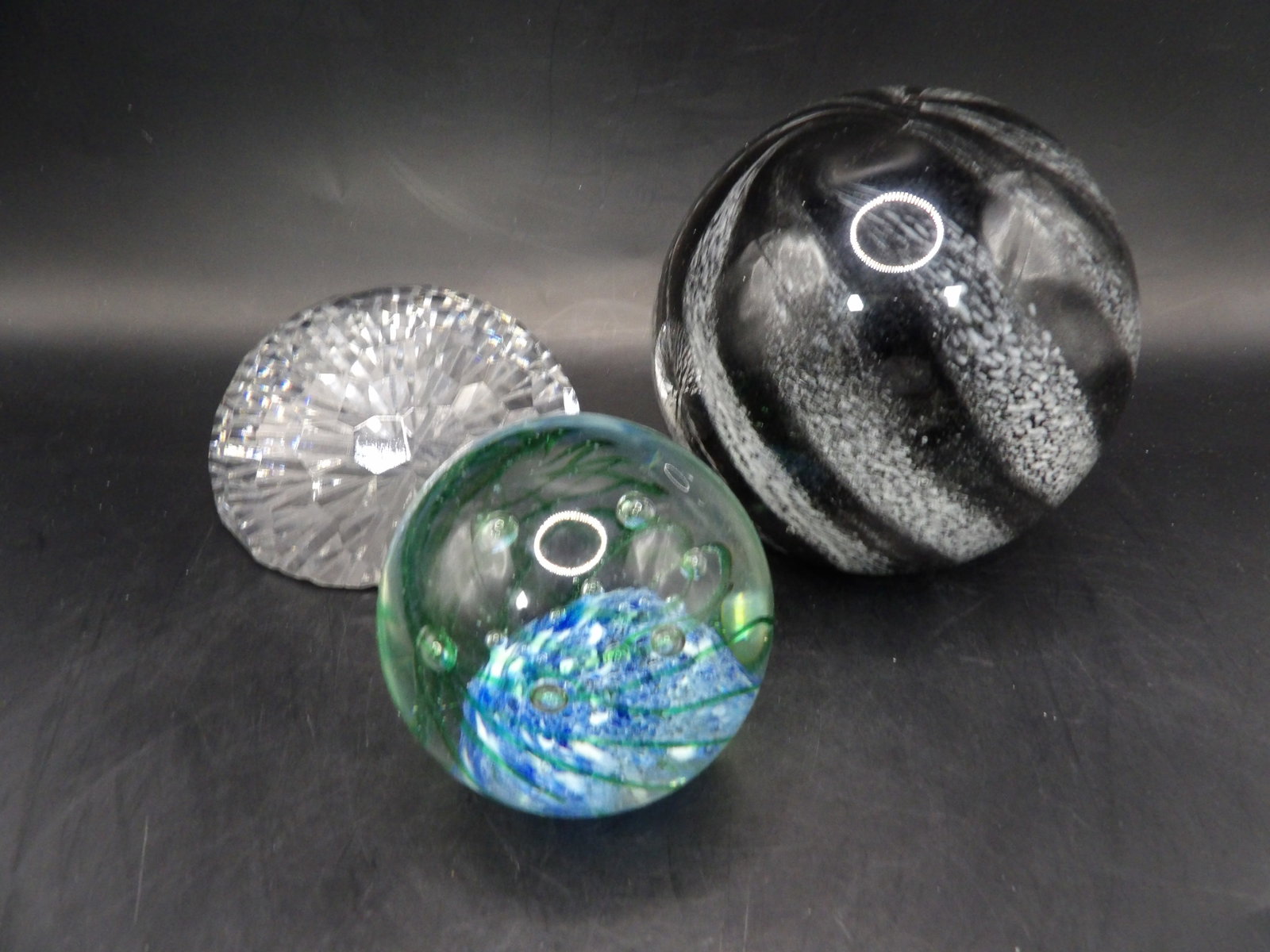 Lot of 3 Murano art glass paper weight: The tallest one is 3.5 inches height.