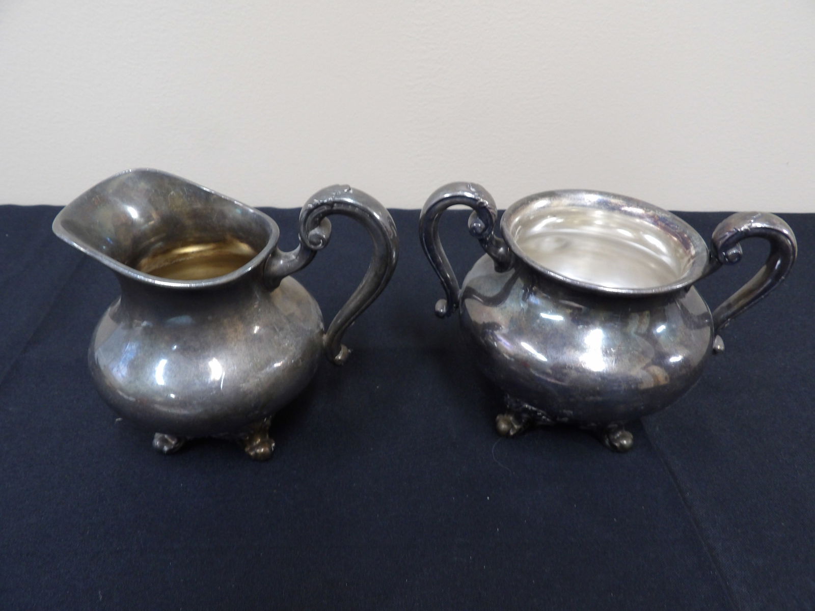 Lot of 2 Reed & Barton Regent silver plated creamer and sugar bowl set with marking (1 of 4)