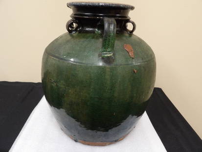 Qing dynasty Chinese antique green glazed porcelain oil jar: 11 inches height.