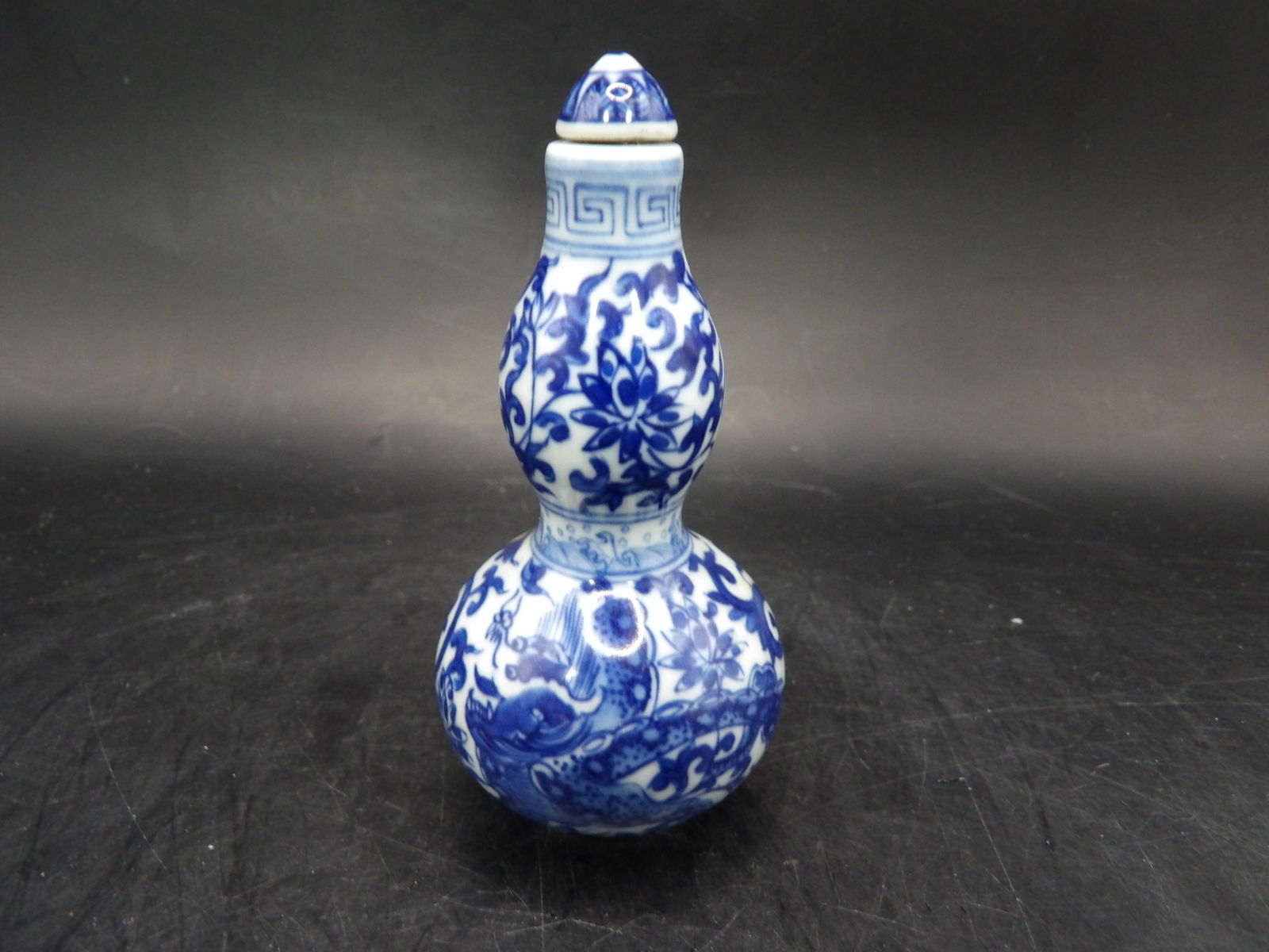 Chinese antique blue and white porcelain gourd shaped snuff bottle signed (1 of 6)