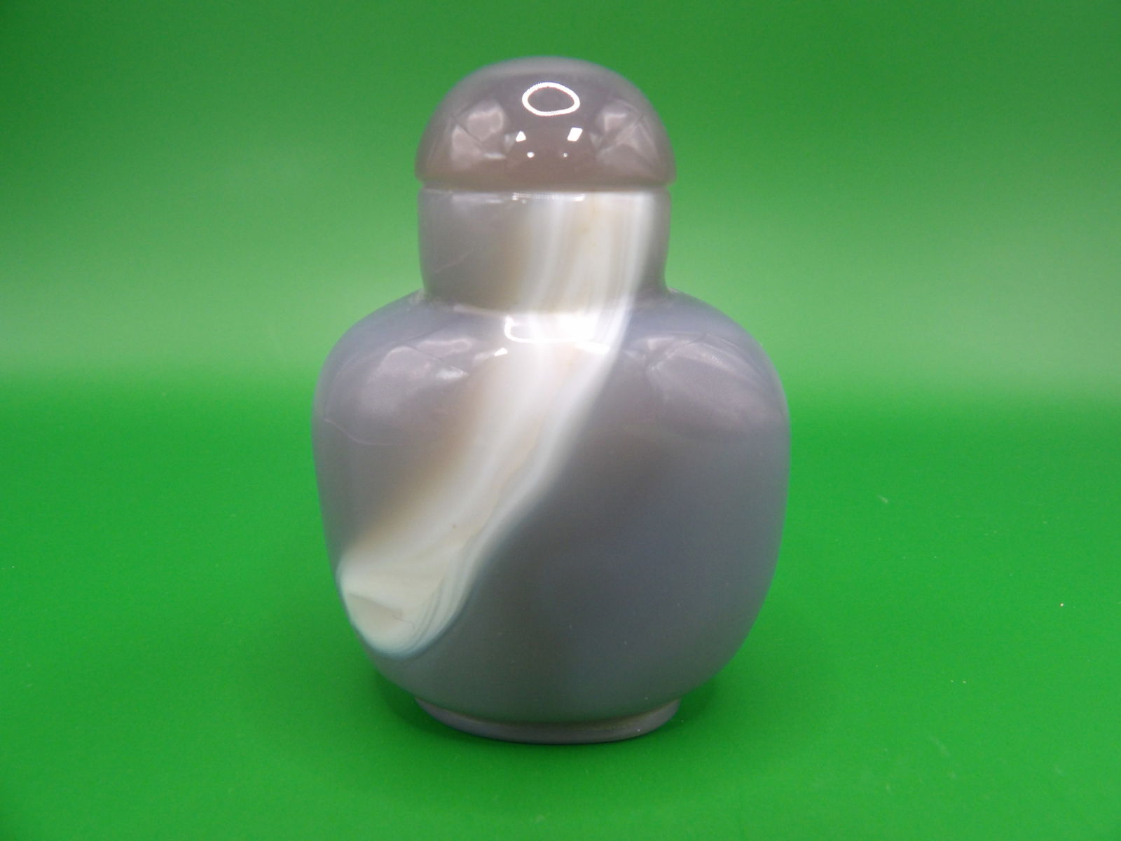 Chinese antique banded agate snuff bottle well hollowed (1 of 5)