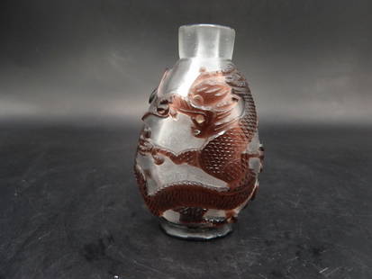 Qing dynasty overlay dragon chilong glass snuff bottle: 2.4 inches height.