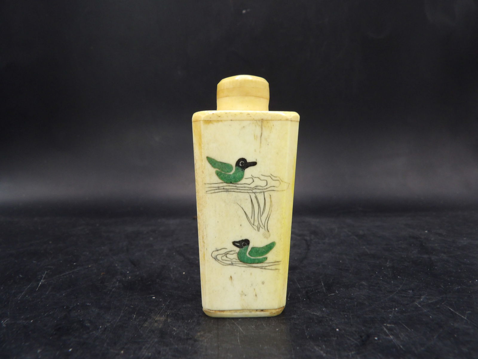 Chinese carved hand painted duck pond scene snuff bottle: 2.6 inches height.