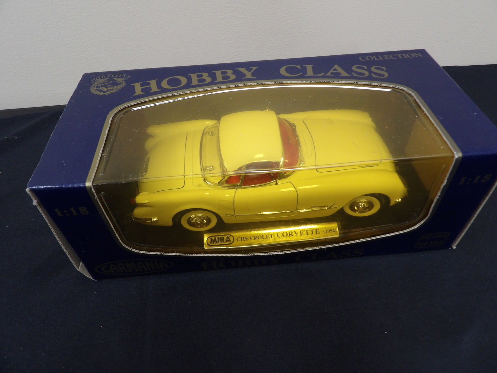 1:18 Mira Carmania Chevrolet Corvette 1954 hobby class (1 of 7)