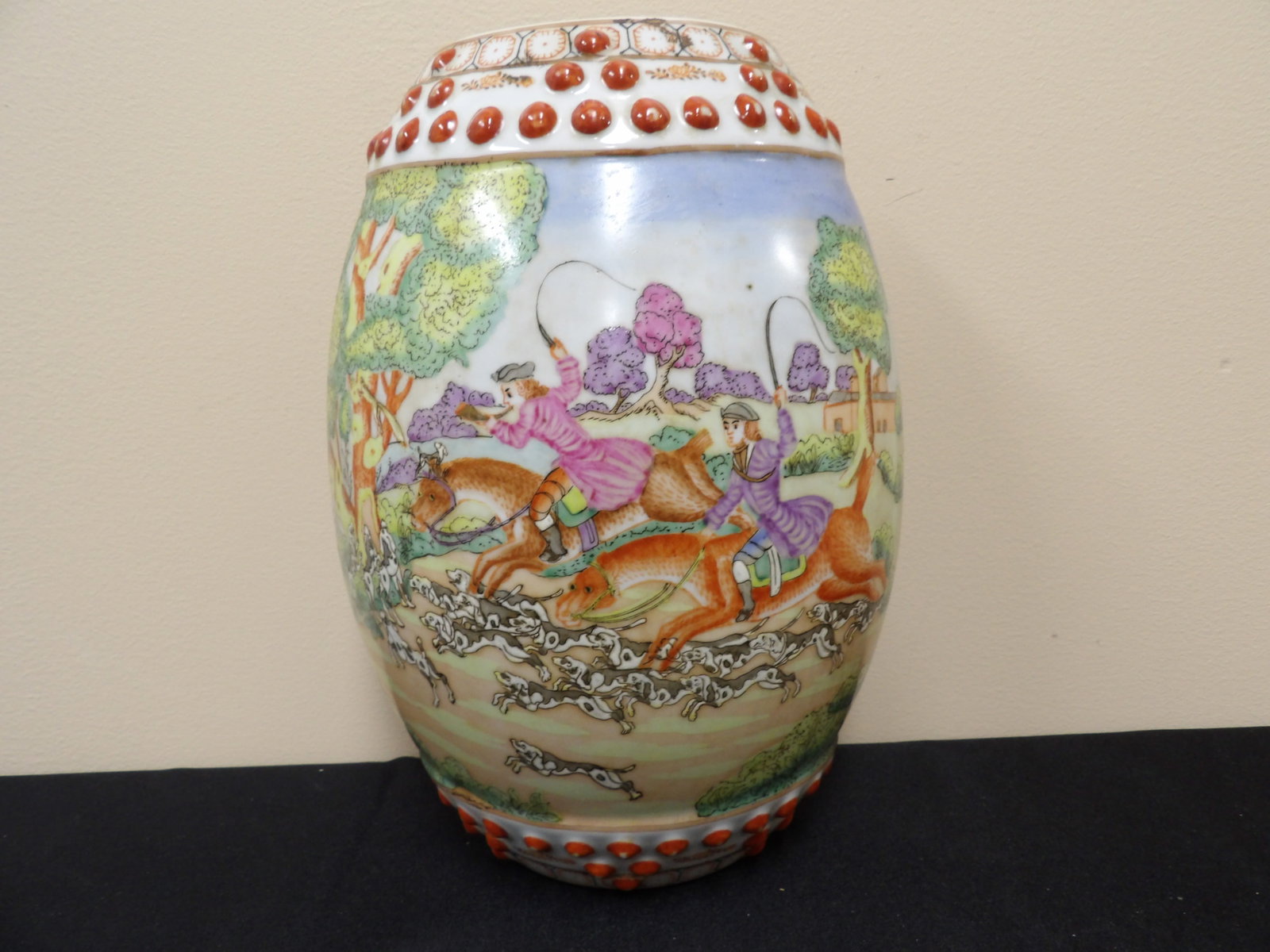 antique Chinese export porcelain wall hanging vase with hunting scene (1 of 6)