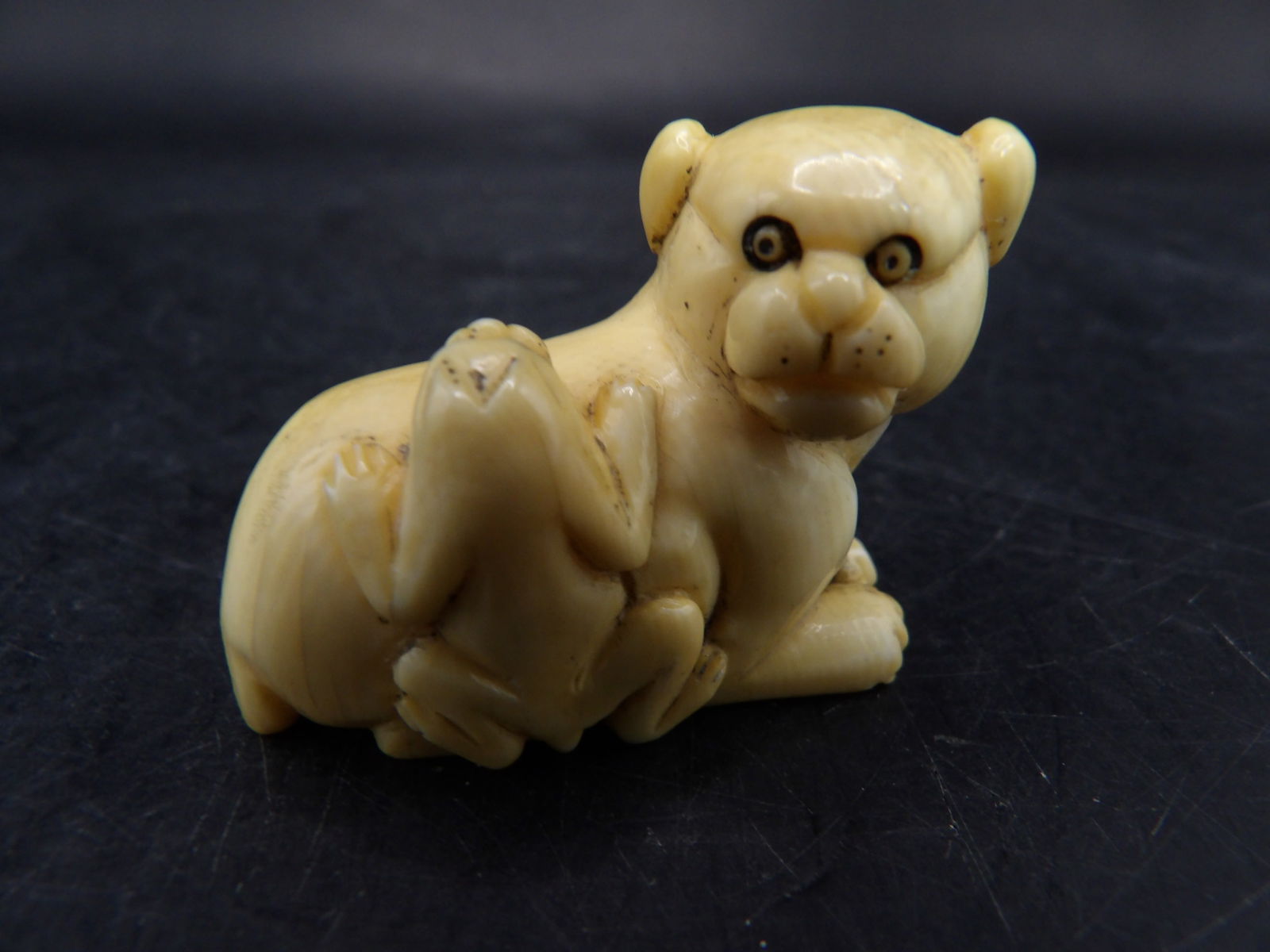 antique Japanese netsuke double cat fine carving signed - No Export (1 of 5)