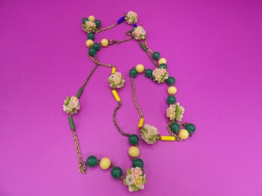 Art deco flowers and green glass beads long necklace
