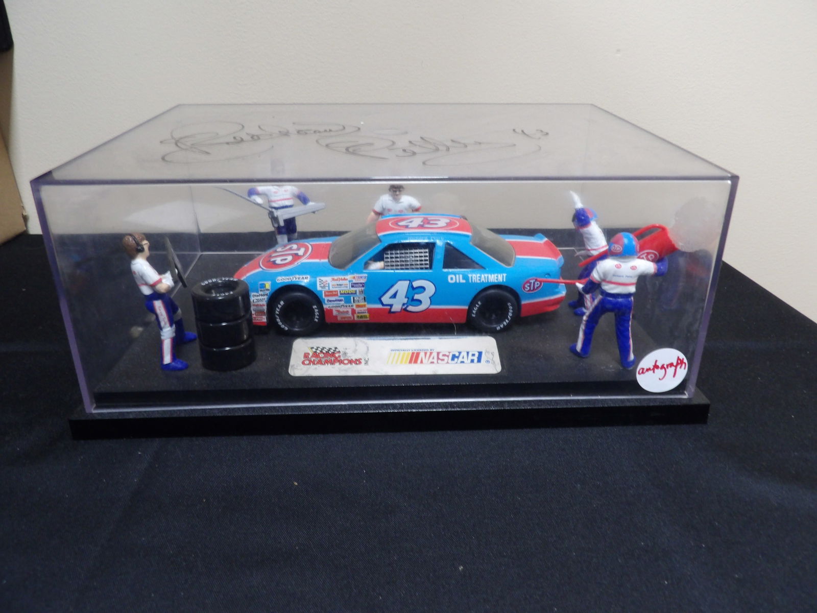 rare autographed by Nascar Racing Champion Richard Petty #43 Plymouth with crew (1 of 9)