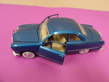 1:24 scale 1949 Ford Coupe