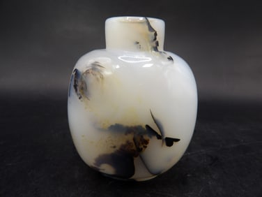 antique Chinese well hollowed shadow agate snuff bottle
