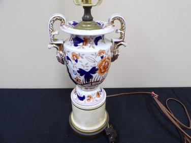 Japanese hand painted Imari style porcelain lamp