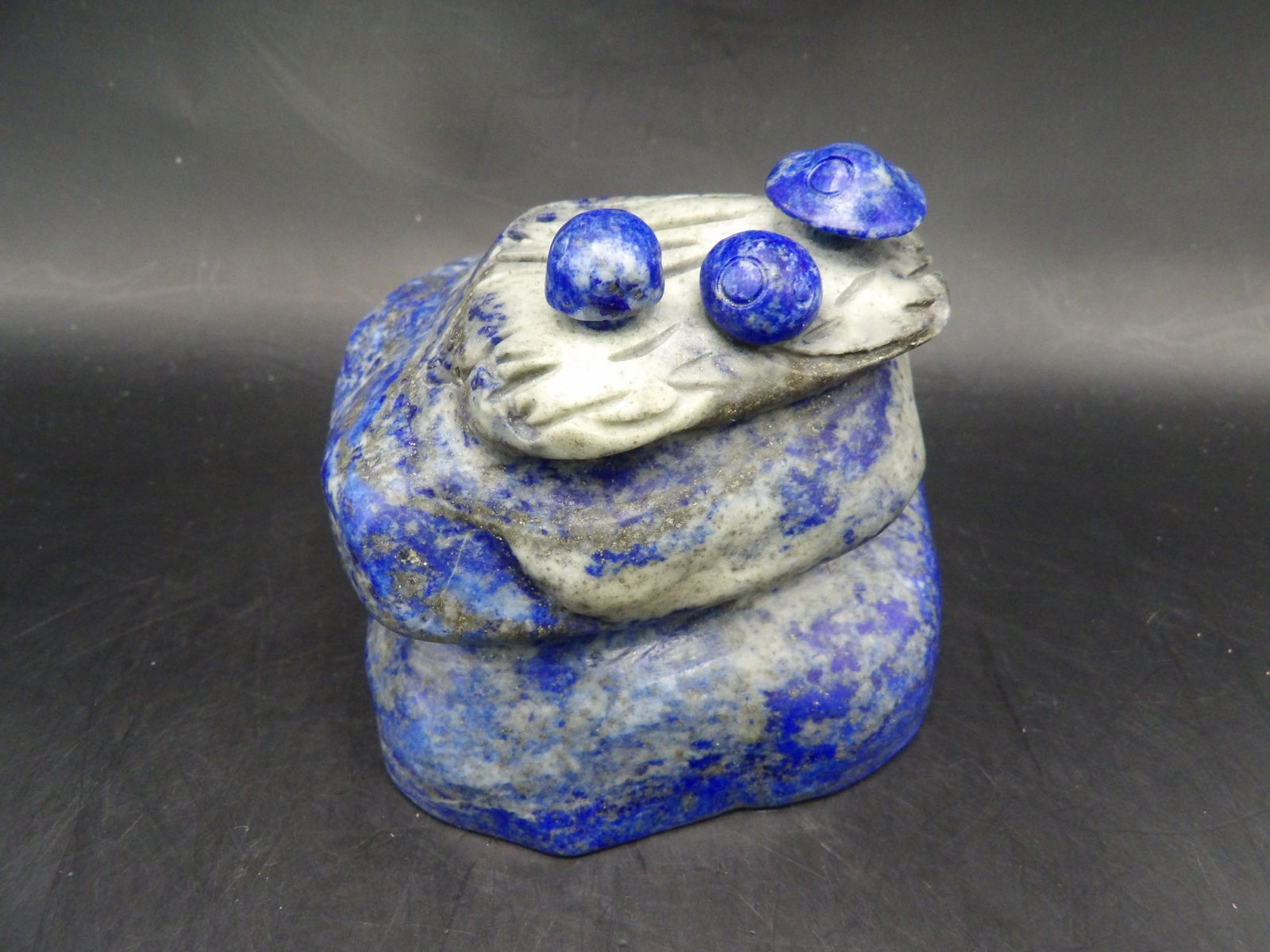 Chinese lapis lazuli carved frog paper weight (1 of 4)