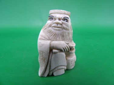 antique Japanese netsuke carving signed