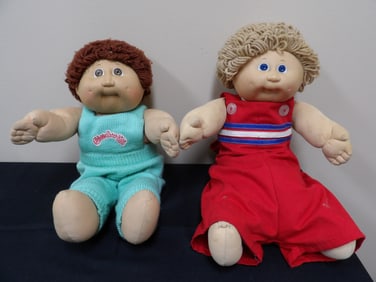 vintage 1982 lot of Cabbage Patch dolls