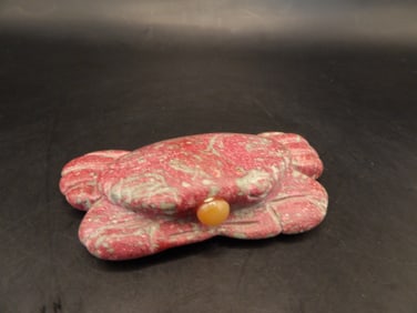 Chinese red stone carved crab shaped snuff bottle