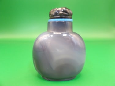 Chinese well hollowed shadow agate fine snuff bottle