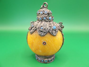 19th century Tibetan amber snuff bottle