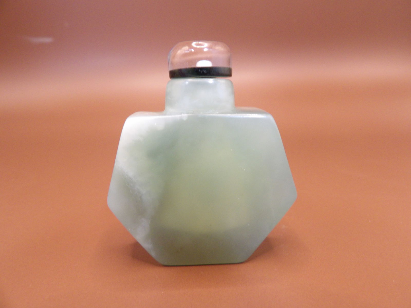 Chinese hexagon shaped jade snuff bottle (1 of 6)