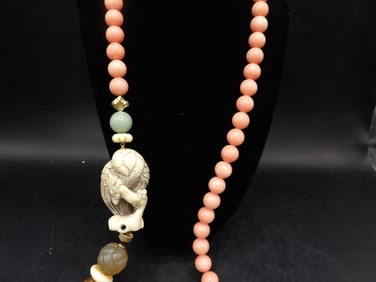 Japaneses signed netsuke pendant beaded necklace - No international shipping