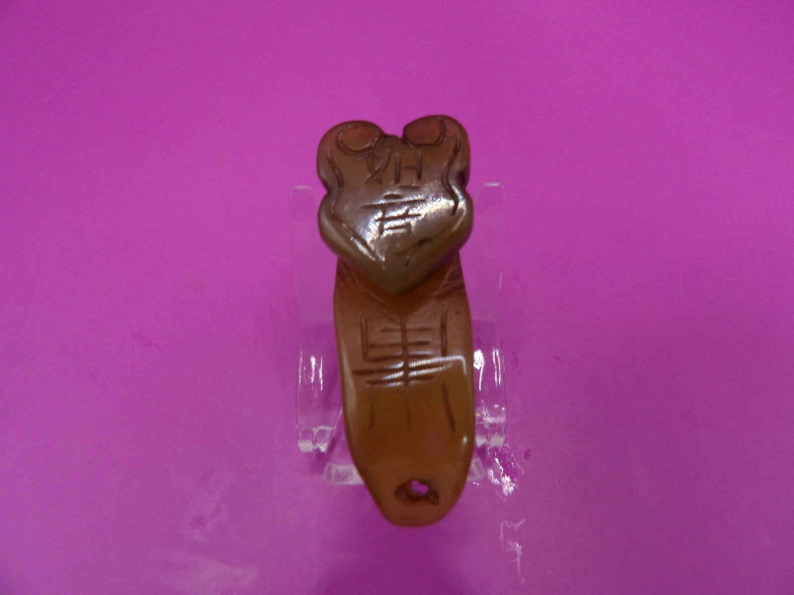 Chinese jade carved mini scepter: 1.8 inches height. 14 grams.