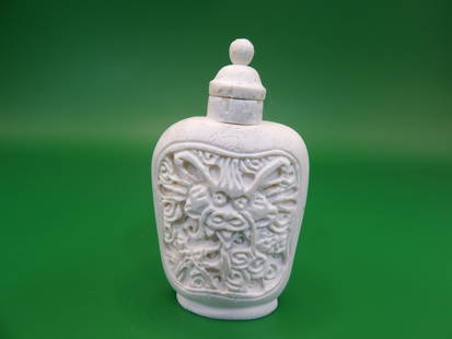 antique Chinese carved natural material dragon snuff bottle - No international shipping: 2.4 inches height. No export.
