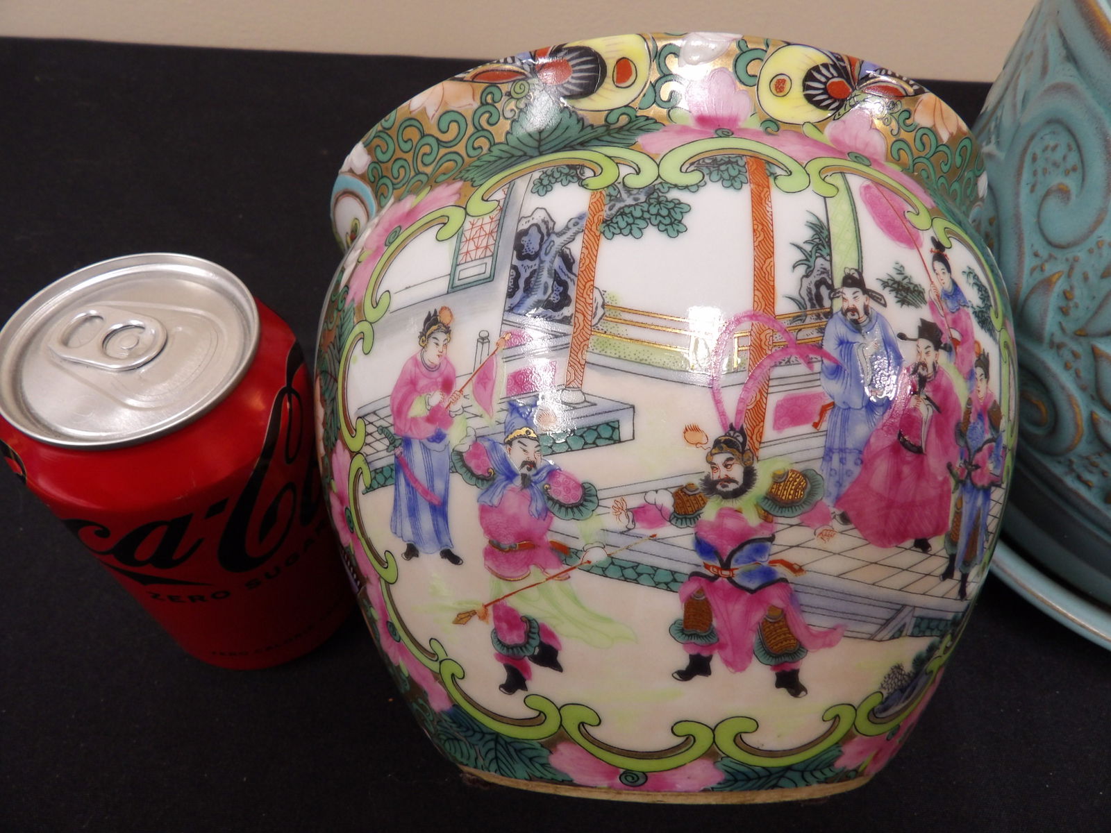 lot of 2 Chinese famille rose porcelain pot and blue glazed floral planter (1 of 10)