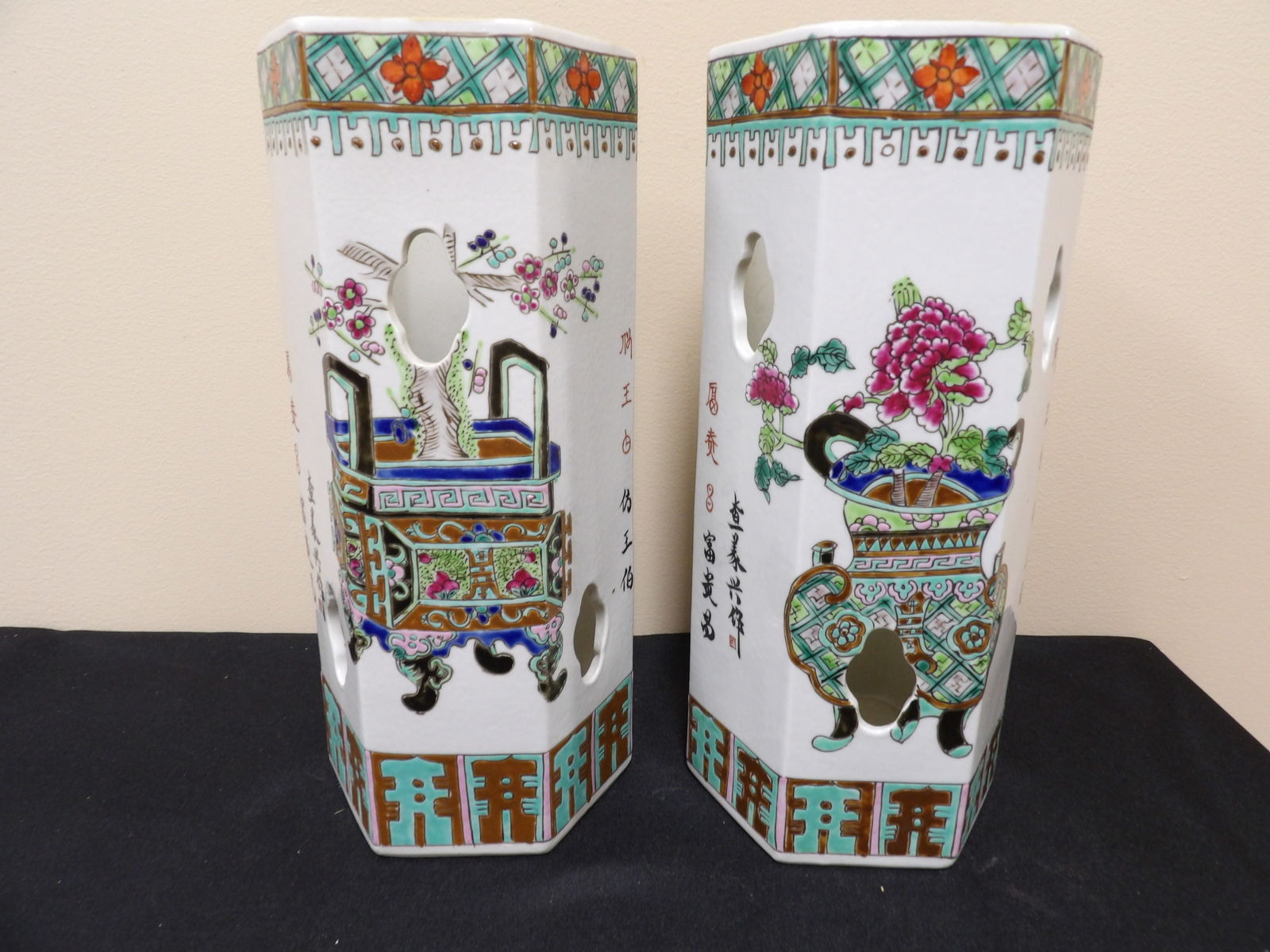 lot of 2 Chinese hand painted porcelain hat stand vibrant colors with Qing dynasty Tongzhi mark (1 of 7)