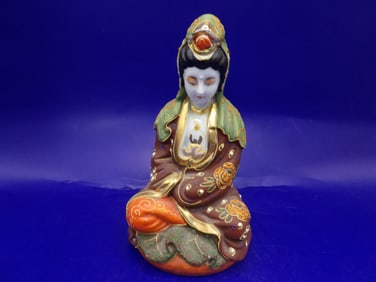 antique Japanese Kwan Yin porcelain statue fine details