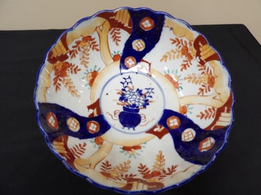 Japanese Imari large hand painted bowl 10 inches