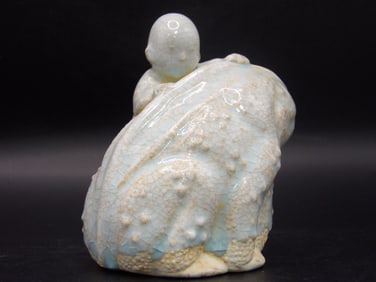 Chinese Crack Porcelain Boy Climbing Frog Water Dropper