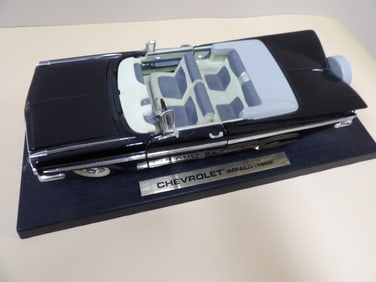 1:18 Chevrolet Impala by Road Signature