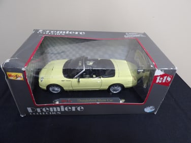 Maisto premiere collection 1:18 Thunderbird show car