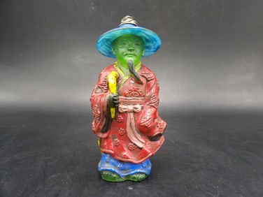 Chinese peking glass male figural snuff bottle
