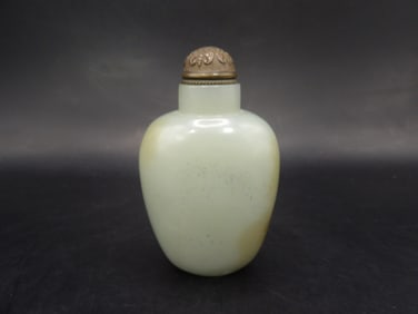 Chinese fine well hollowed nephrite jade snuff bottle smooth surface