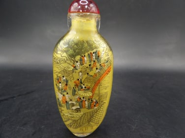 Chinese reverse inside hand painted glass snuff bottle