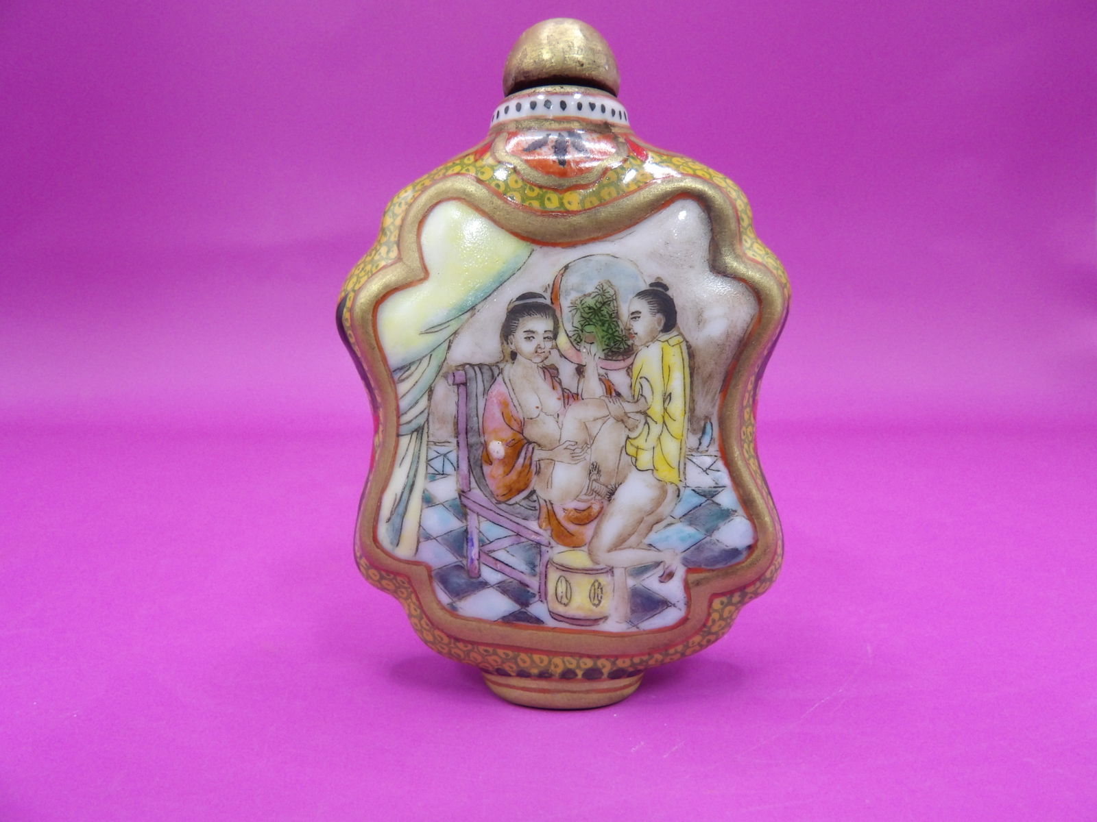 Chinese hand painted erotica snuff bottle with Qing dynasty Qianlong mark and calligraphy (1 of 6)