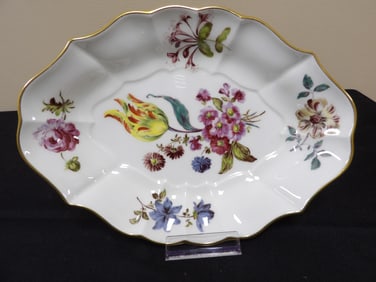 Lenox reproduction of Meissen Stand scalloped edge dish with gold rim