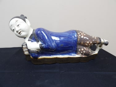19th century Chinese Cizhou porcelain reclining figural pillow