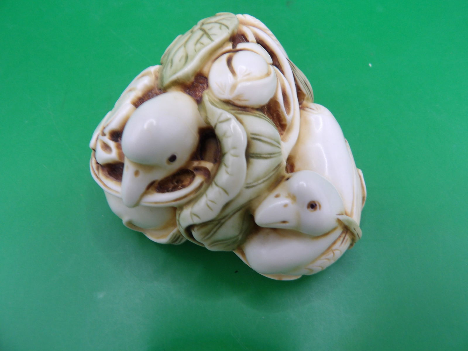 very fine antique Japanese carving depicting 2 ducks in lotus pond - No Export: 2.4 inches length. No international shipping.