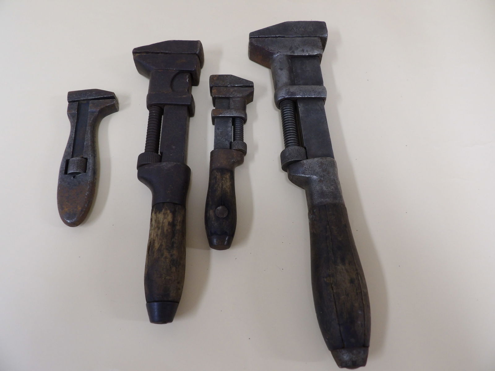 lot of 4 antique wrenches (1 of 5)