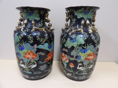 lot of 2 ornate Chinese porcelain vase with Qing dynasty Tongzhi marking