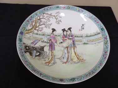 Chinese hand painted porcelain large charger plate