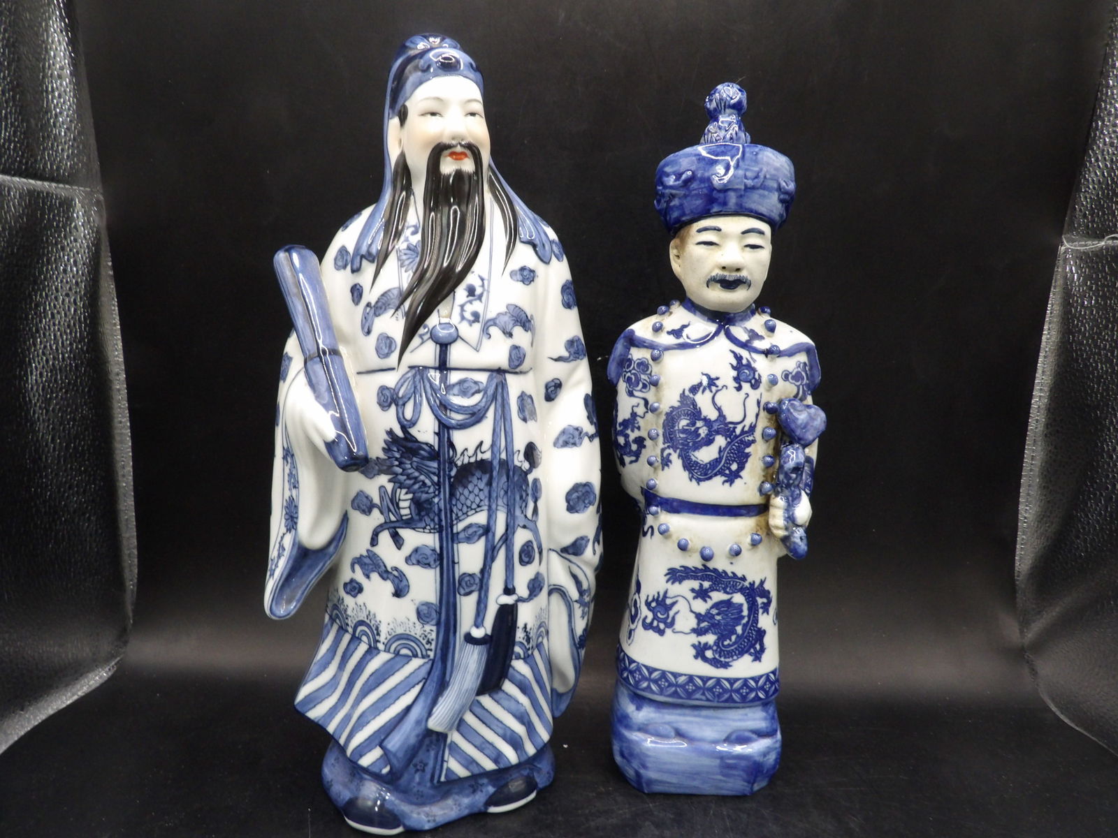 Lot of 2 Chinese blue and white porcelain emperor and scholar figurines (1 of 11)
