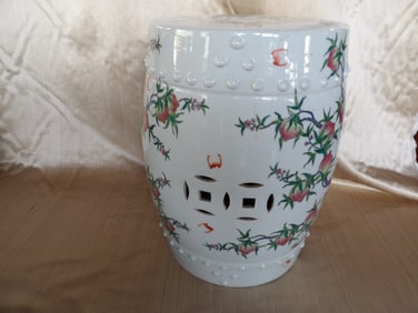 Chinese porcelain garden stool with peaches and Qing dynasty Qianlong mark