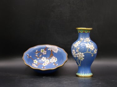 lot of 2 Chinese or Japanese Cloisonne Floral Vase and Scalloped Edge Bowl