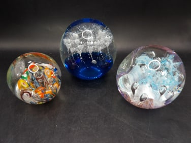 amazing art glass or murano glass paperweight lot of 3
