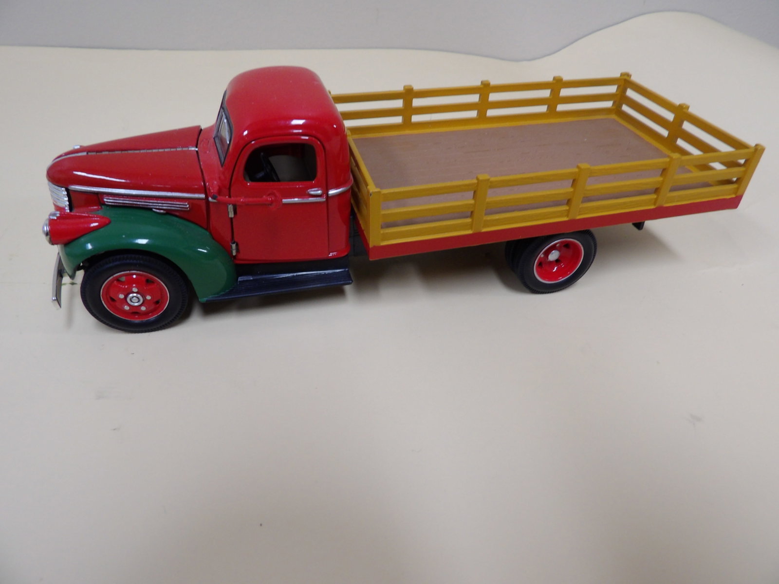 1941 Chevrolet Flatbed Truck: 8.3 inches length.