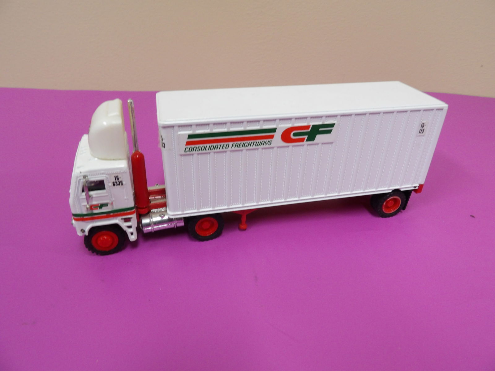 Diecast model of a Consolidated Freightways semi-truck (1 of 6)